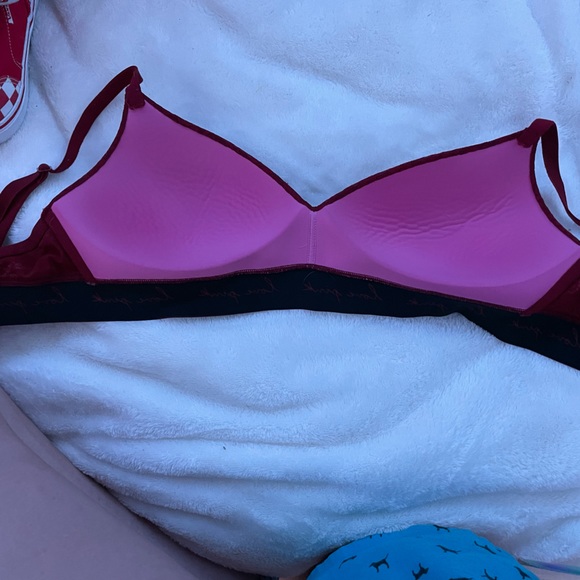 Very cute basic bra. - Picture 2 of 3